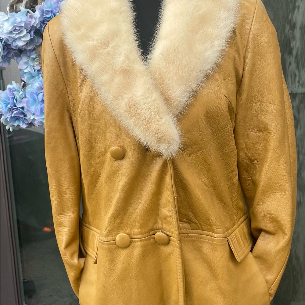 Vintage Tan Leather Coat with Fur Collar